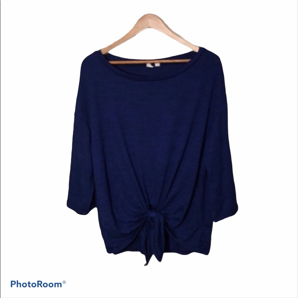 🛍 Gap 3/4 sleeve front tie knit top